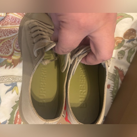 Authentic Burberry Dark HoneyLow Top Larkhall Sneaker with Red Lettering,37(7) - Picture 13 of 13